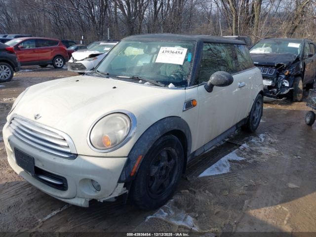 2011 MINI COOPER WMWSU3C59BT092486 Photo 1