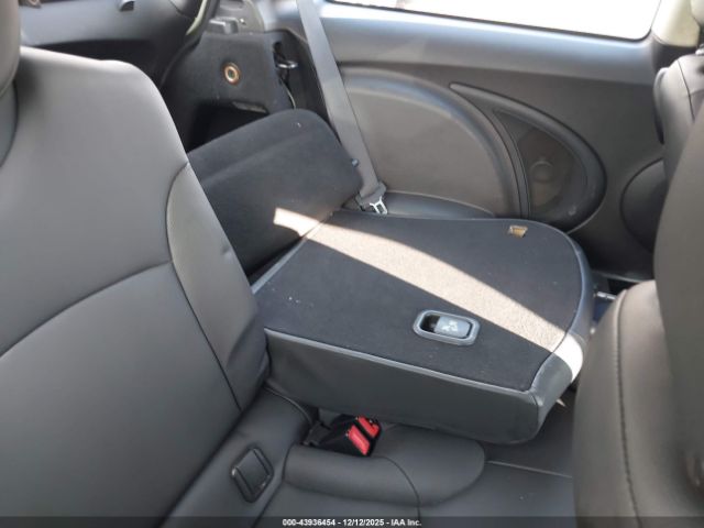 2011 MINI COOPER WMWSU3C59BT092486 Photo 7