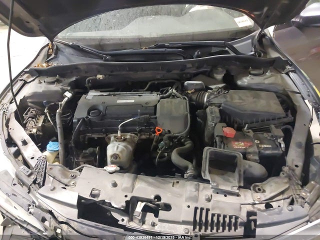 1HGCR2F30GA137509 Honda ACCORD LX