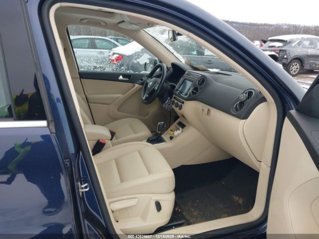 2016 VOLKSWAGEN TIGUAN WVGBV7AX7GW535697 Photo 4