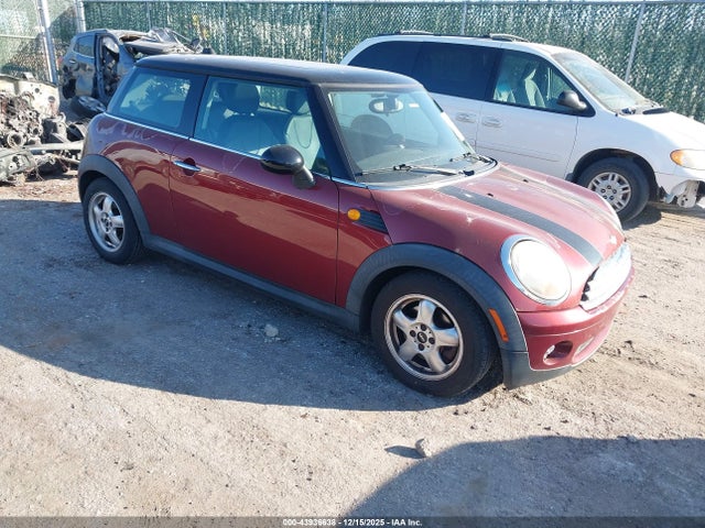 2007 MINI COOPER WMWMF33537TT54612 Photo 0