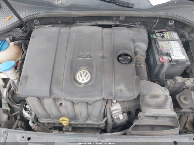 1VWAH7A33EC020325 Volkswagen Passat 2.5l Wolfsburg Edition