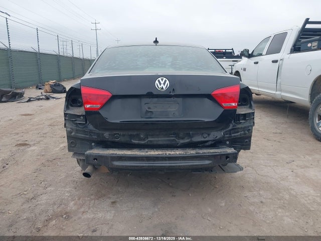 1VWAH7A33EC020325 Volkswagen Passat 2.5l Wolfsburg Edition