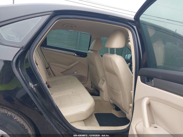1VWAH7A33EC020325 Volkswagen Passat 2.5l Wolfsburg Edition