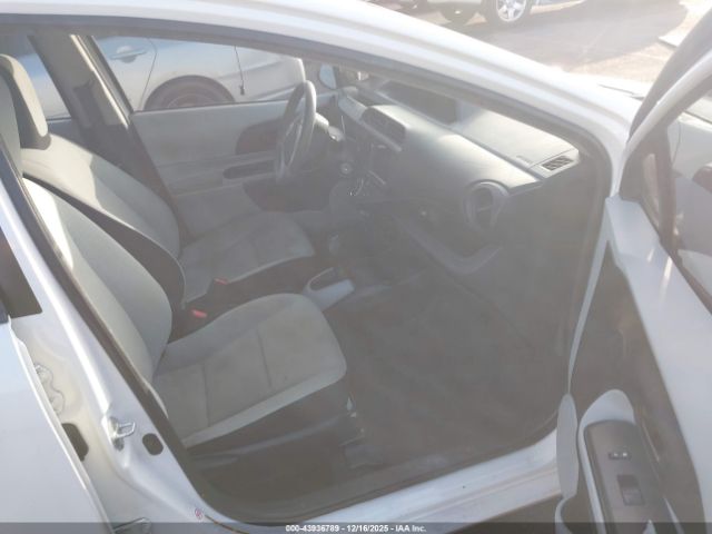 2012 TOYOTA PRIUS C JTDKDTB34C1015377 Photo 4