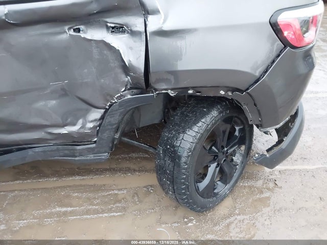 43936859 :رقم المزاد ، 3C4NJDBB6KT653009 vin ، 2019 Jeep Compass Altitude 4x4 مزاد بيع