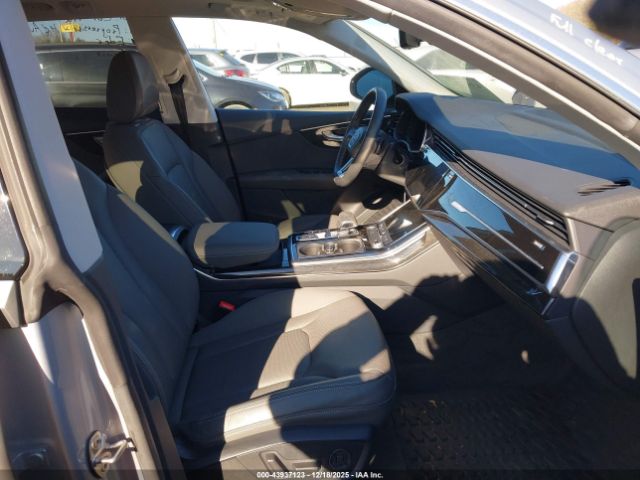2019 AUDI Q8 WA1BVAF10KD033991 Photo 4