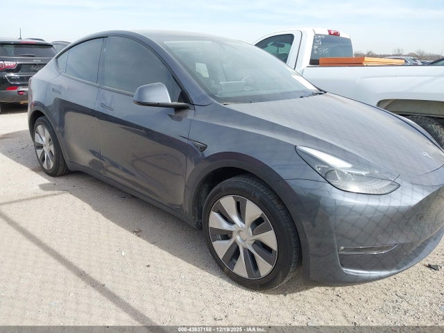 2023 TESLA MODEL Y 7SAYGDED9PF958702 Photo 0