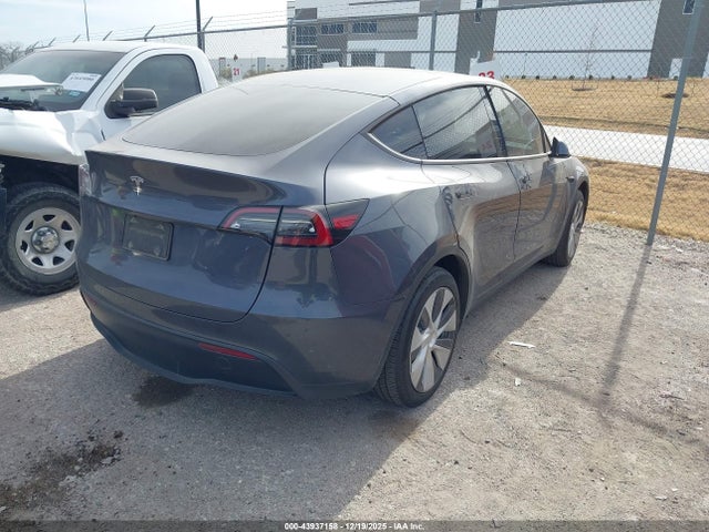2023 TESLA MODEL Y 7SAYGDED9PF958702 Photo 3