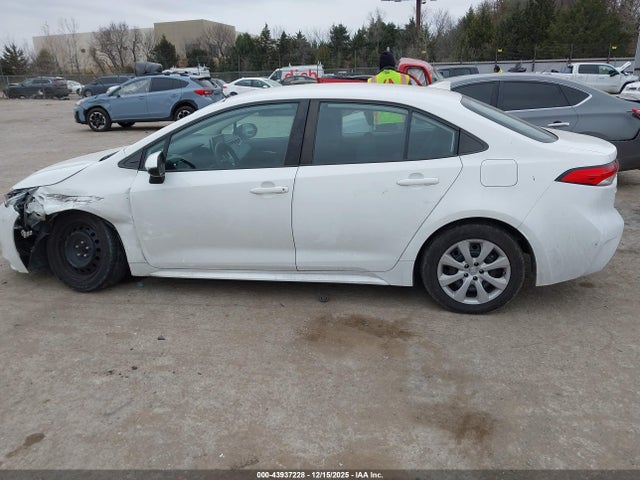 Auction sale of the 2021 Toyota Corolla Le, vin: 5YFEPMAE4MP243616, lot number: 43937228