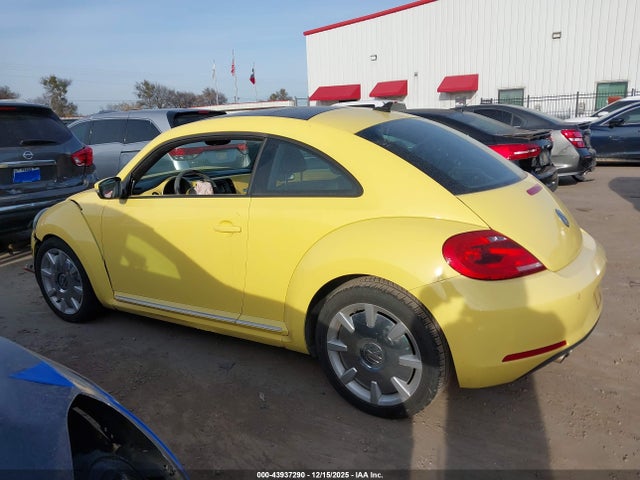 Продаж на аукціоні авто 2012 Volkswagen Beetle 2.5l, vin: 3VWJX7AT3CM636685, номер лоту: 43937290