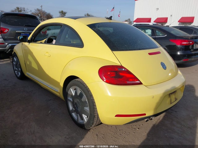 Продаж на аукціоні авто 2012 Volkswagen Beetle 2.5l, vin: 3VWJX7AT3CM636685, номер лоту: 43937290