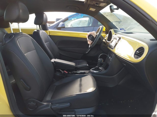 Продаж на аукціоні авто 2012 Volkswagen Beetle 2.5l, vin: 3VWJX7AT3CM636685, номер лоту: 43937290