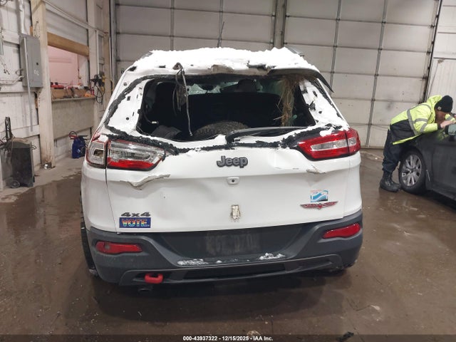 2016 Jeep Cherokee Trailhawk მანქანა იყიდება აუქციონზე, vin: 1C4PJMBB9GW316957, აუქციონის ნომერი: 43937322