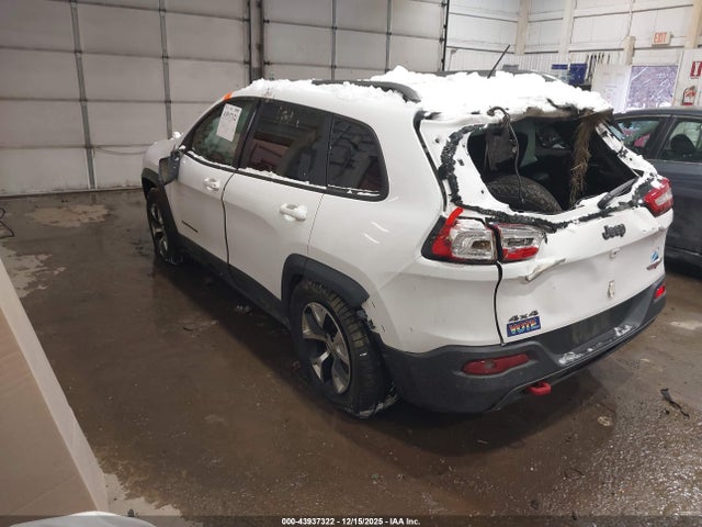 2016 Jeep Cherokee Trailhawk მანქანა იყიდება აუქციონზე, vin: 1C4PJMBB9GW316957, აუქციონის ნომერი: 43937322
