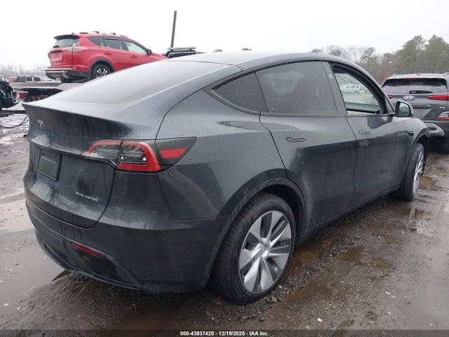 2024 TESLA MODEL Y 7SAYGDEE3RA226283 Photo 3