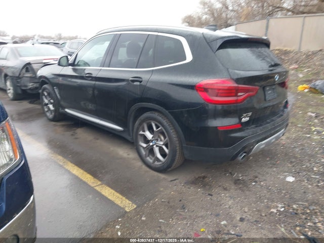 2021 BMW X3 5UXTY5C08M9G24405 Photo 2