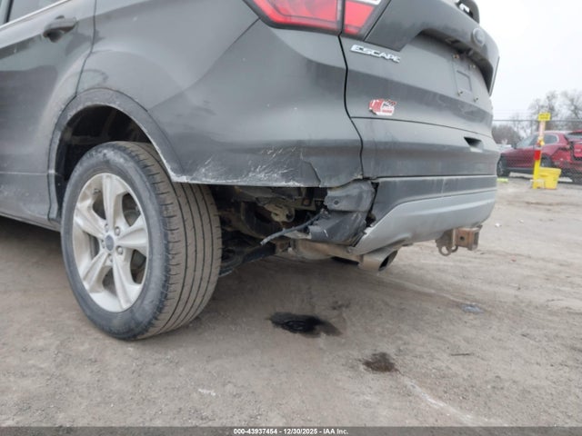 1FMCU9J97HUA33533 Ford Escape Titanium