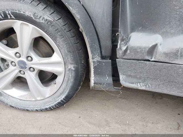1FMCU9J97HUA33533 Ford Escape Titanium