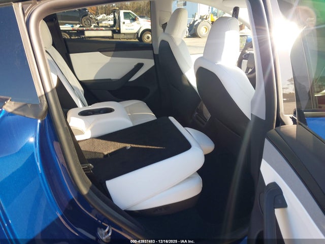2026 TESLA MODEL Y 7SAYGDEDXTA457065 Photo 7
