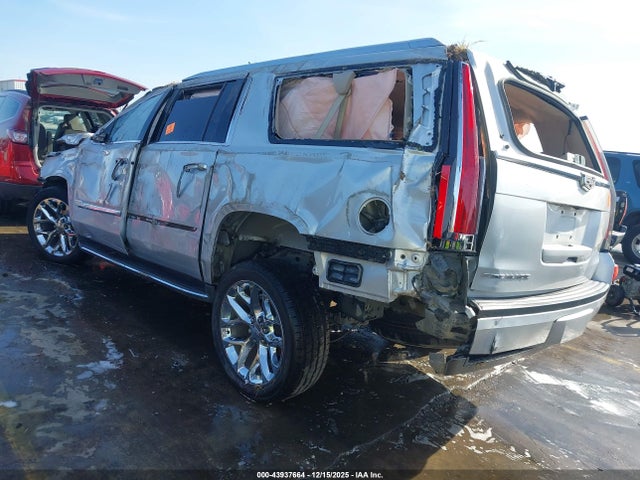 2016 CADILLAC ESCALADE ESV 1GYS4HKJ5GR465438 Photo 2