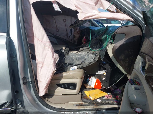 2016 CADILLAC ESCALADE ESV 1GYS4HKJ5GR465438 Photo 4