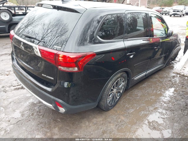 2017 MITSUBISHI OUTLANDER JA4AZ2A38HZ014812 Photo 3