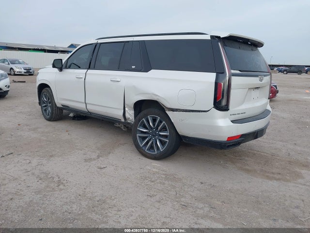 2021 CADILLAC ESCALADE ESV 1GYS4RKL2MR286602 Photo 2