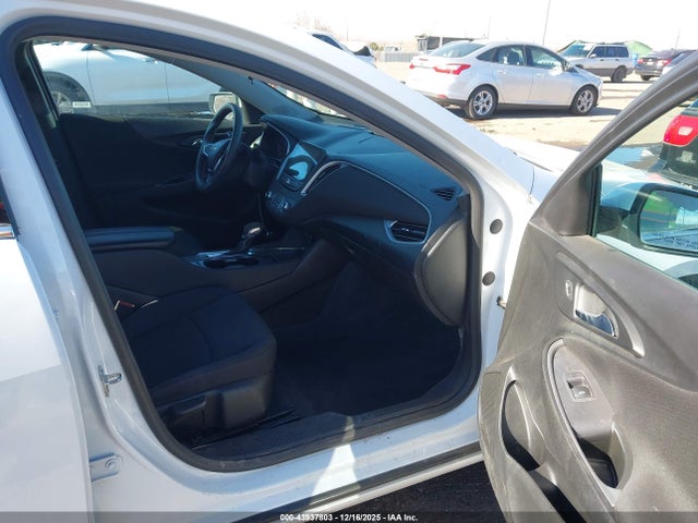 1G1ZD5ST1PF168682 Chevrolet Malibu Fwd 1lt