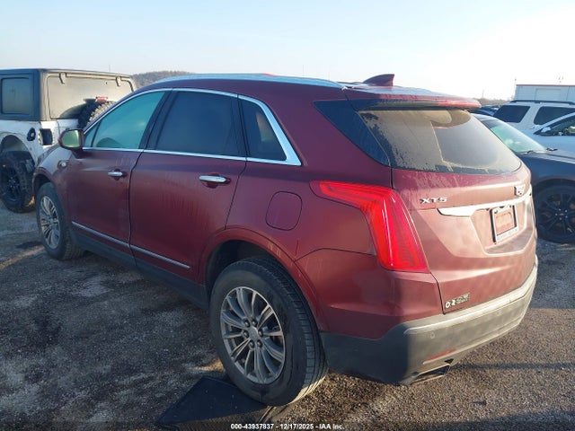 2017 CADILLAC XT5 1GYKNBRS1HZ139520 Photo 2