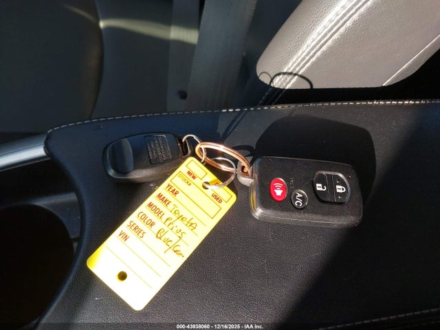 JTDKN3DU0F1912218 Toyota Prius Four