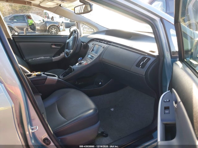 JTDKN3DU0F1912218 Toyota Prius Four