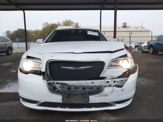 Chrysler 300 Limited 2015 2C3CCAAG1FH891690 Image 6