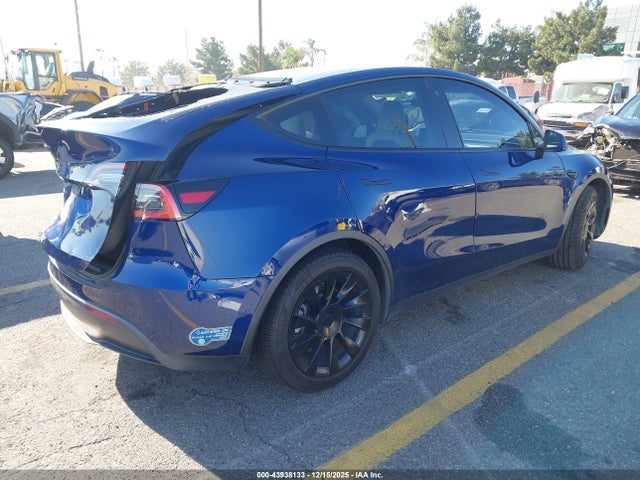 2021 TESLA MODEL Y 5YJYGDED7MF118071 Photo 3