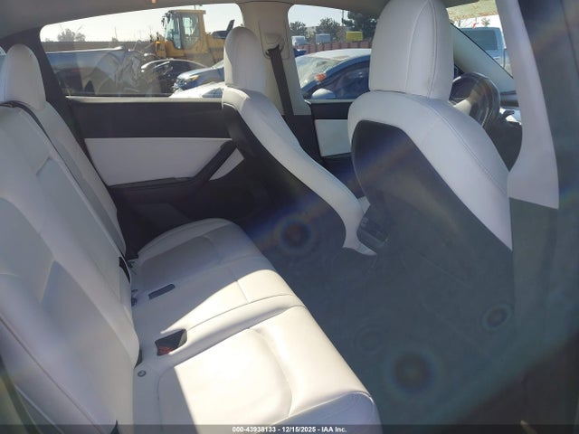 2021 TESLA MODEL Y 5YJYGDED7MF118071 Photo 7