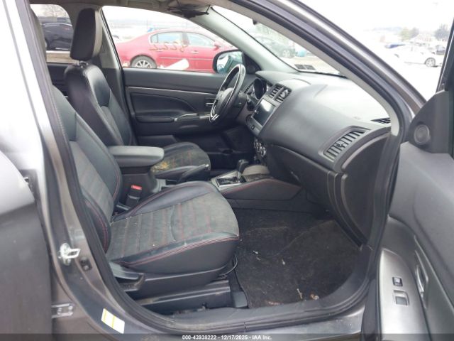 2018 MITSUBISHI OUTLANDER SPORT JA4AR3AW7JU004033 Photo 4