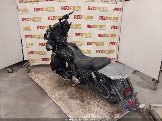 2016 HARLEY-DAVIDSON FLHXSE 1HD1PXN14GB957447 Photo 2