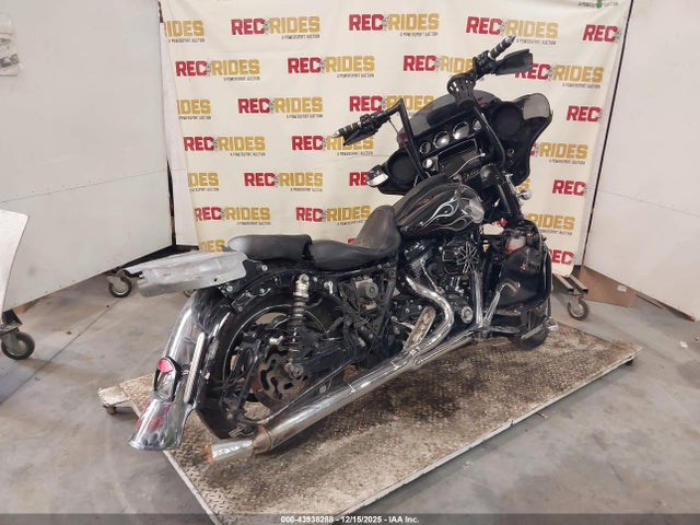 2016 HARLEY-DAVIDSON FLHXSE 1HD1PXN14GB957447 Photo 3