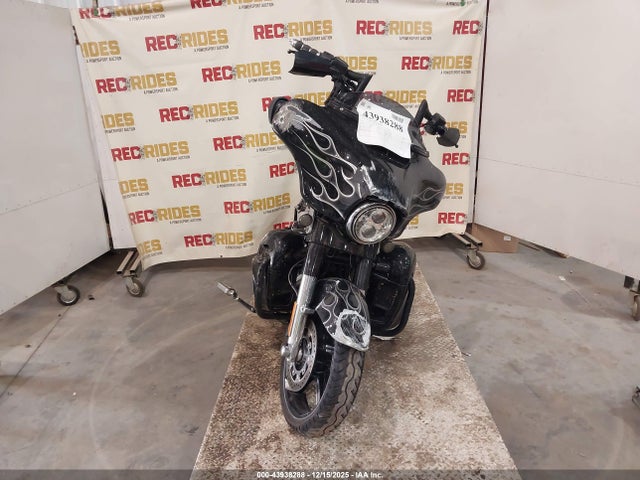 2016 HARLEY-DAVIDSON FLHXSE 1HD1PXN14GB957447 Photo 4