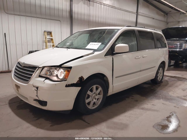 Продажа на аукционе авто 2010 Chrysler Town & Country Touring, vin: 2A4RR5D18AR381398, номер лота: 43938295