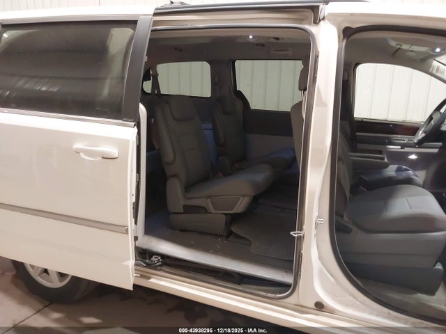 Продажа на аукционе авто 2010 Chrysler Town & Country Touring, vin: 2A4RR5D18AR381398, номер лота: 43938295