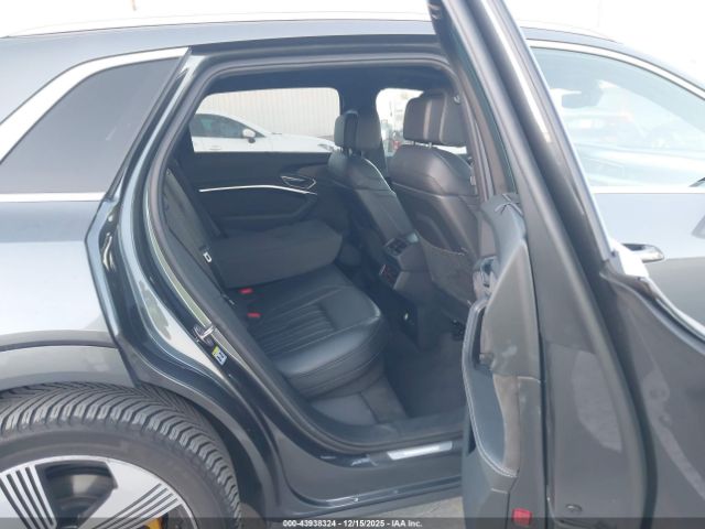 2019 AUDI E-TRON WA1VAAGE9KB006505 Photo 7