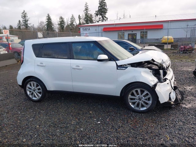 KIA SOUL + 2017 KNDJP3A56H7474811 Image 14