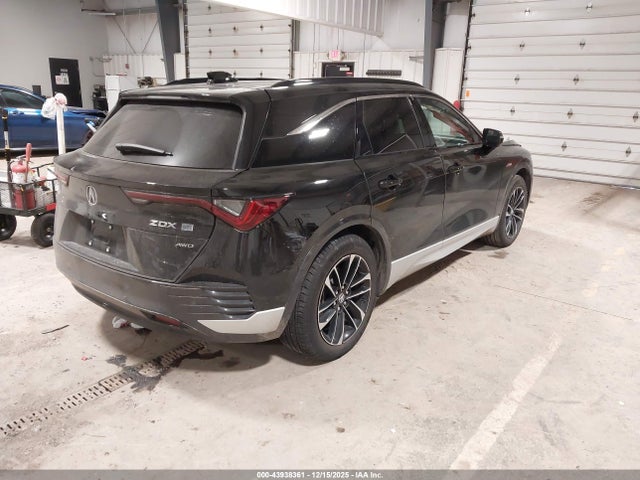2024 ACURA ZDX 4W5KHNRL3RZ518160 Photo 3