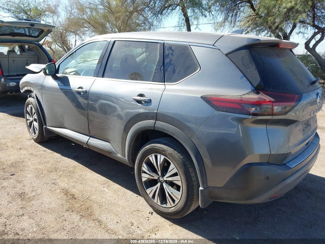 5N1AT3BA7MC781375 Nissan Rogue Sv Fwd