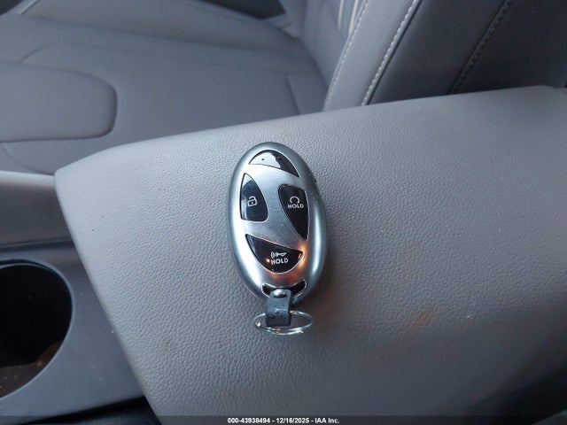 KMHLM4DG5RU805168 Hyundai ELANTRA SEL