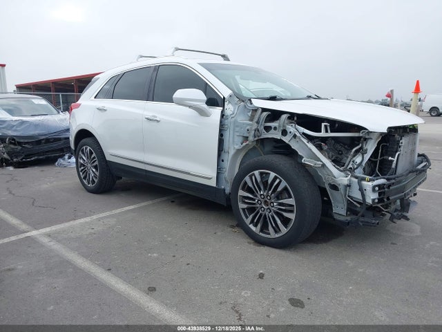 2017 CADILLAC XT5 1GYKNERSXHZ240427 Photo 0