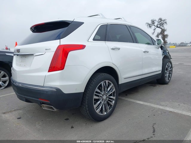 2017 CADILLAC XT5 1GYKNERSXHZ240427 Photo 3