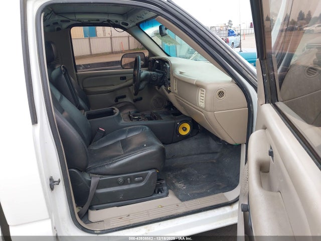 43938582 :رقم المزاد ، 1GTEC14T04Z153342 vin ، 2004 Gmc Sierra 1500 Sle مزاد بيع