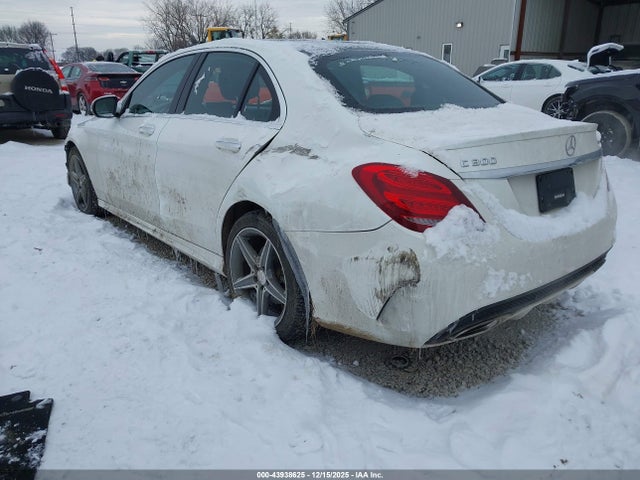 2016 MERCEDES-BENZ C 300 WDDWF4KB3GR126217 Photo 2